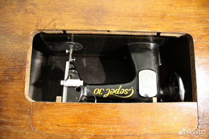 Старинная швейная машинка Csepel 30