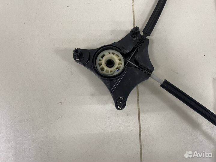 Стеклоподъемник электр. задний правый Volkswagen T