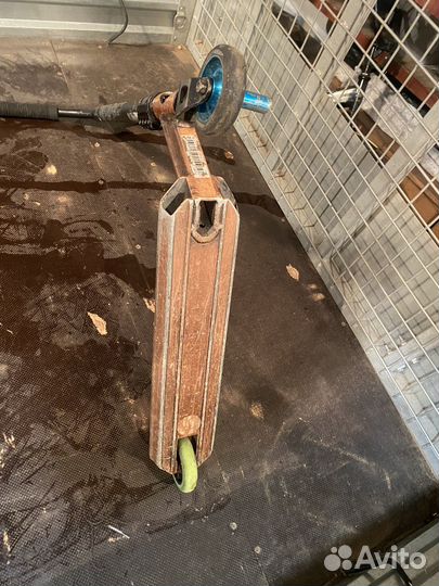 Трюковлй самокат