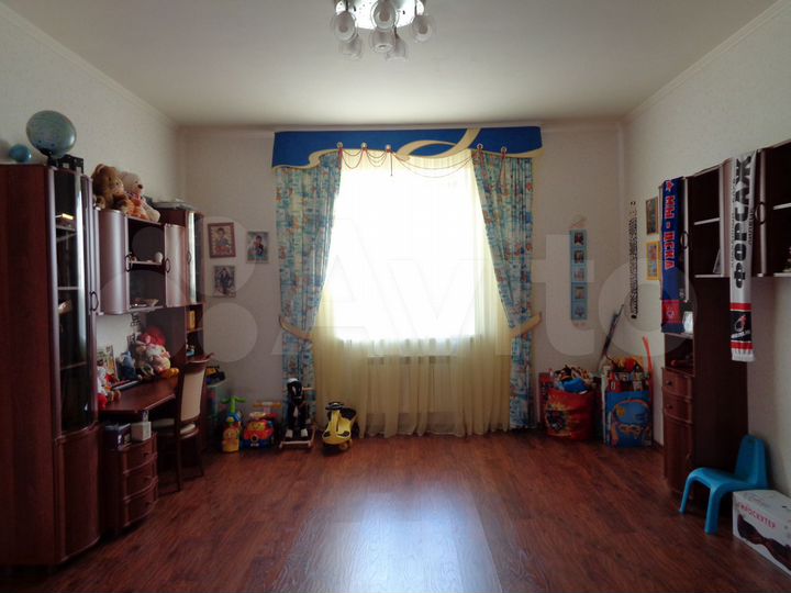 Коттедж 450 м² на участке 15 сот.