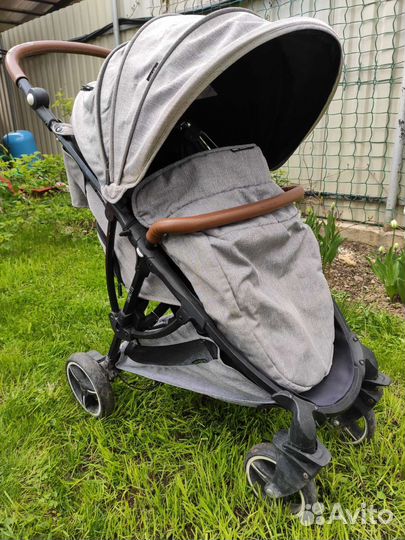 Прогулочная коляска Baby monsters