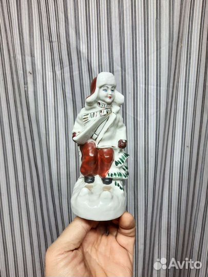 Статуэтка мальчик на лыжах 1950 - е гг