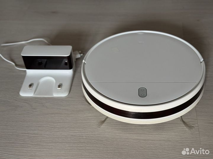 Робот пылесос Xiaomi Mi Robot Vacuum-Mop Essential