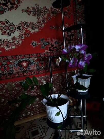 Подставка для комнатных цветов