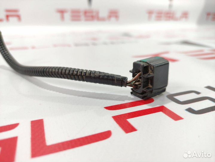 Разъем (фишка) проводки Tesla Model X 2016