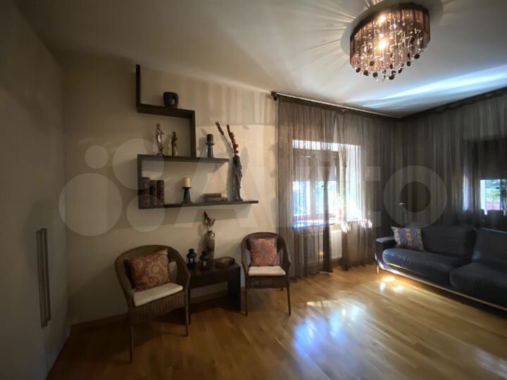 Дом 550 м² на участке 25 сот.