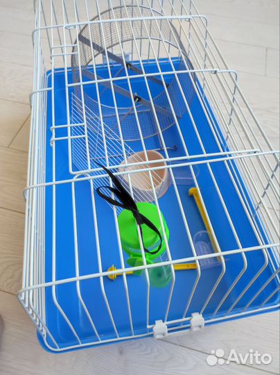 Клетка большая 37 * 60. В отличном состоянии