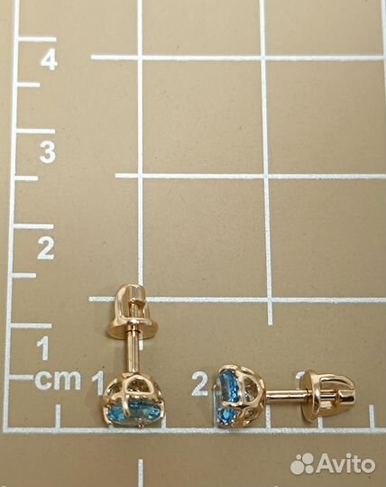 Золотые серьги пусеты, вставка фианит, гвоздики, винтовой замок, вес 1,66 г