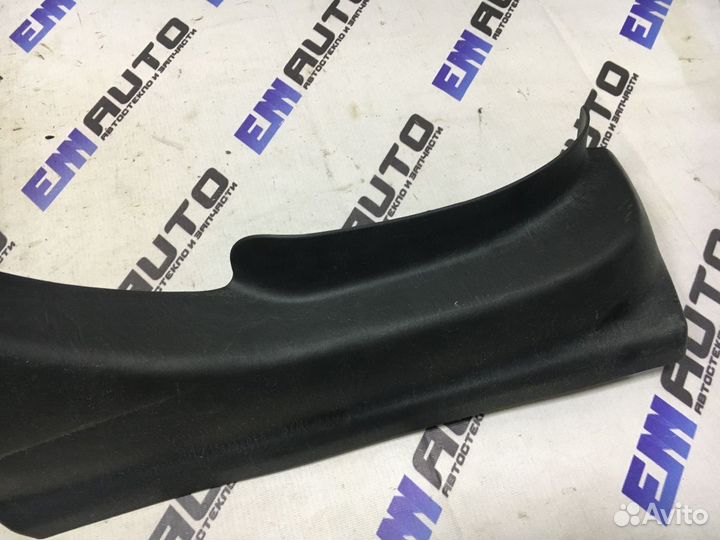 Накладка переднего правого сиденья Форд Фокус 1