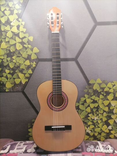 Классическая гитара шестиструнная