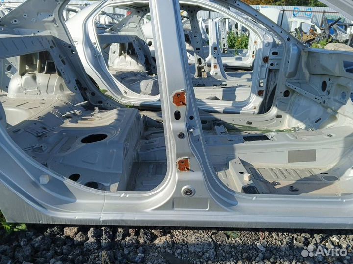 Панель боковая кузова/стойка правая Renault Logan/Logan Stepway