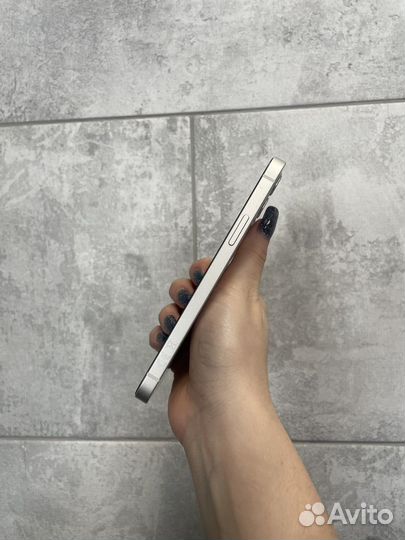 iPhone 12, 64 ГБ