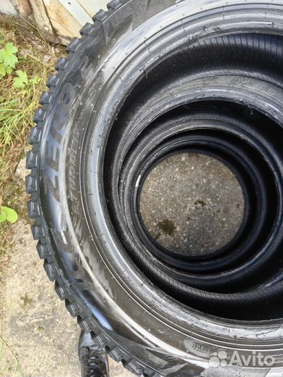 Pirelli Ice Zero 2 205/55 R16