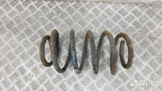 Пружина задняя jeep grand cherokee WK (4MA19MG02)