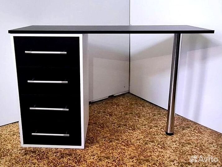 Письменный стол офисный