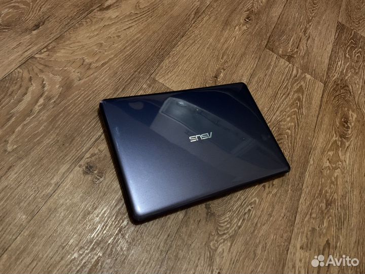 Ноутбук asus (компактный, стильный)