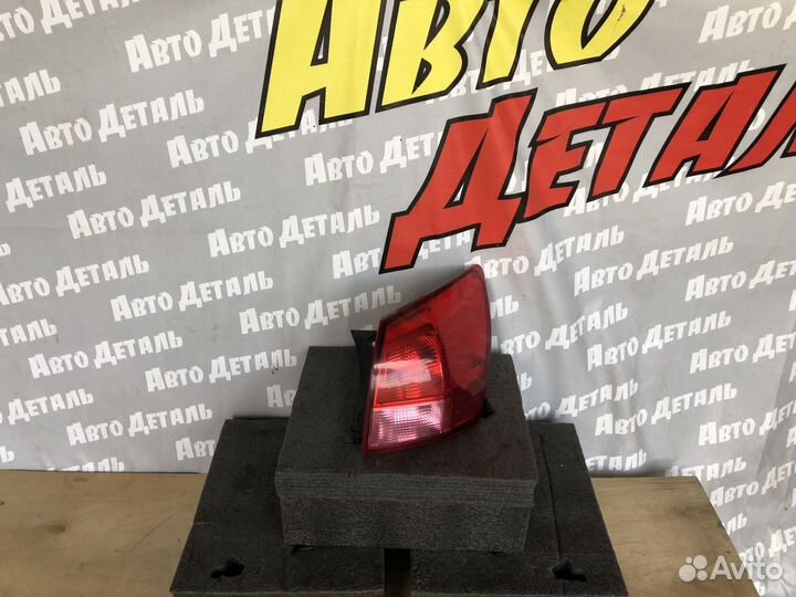 Фонарь задний наружный правый Nissan Qashqai (J10)