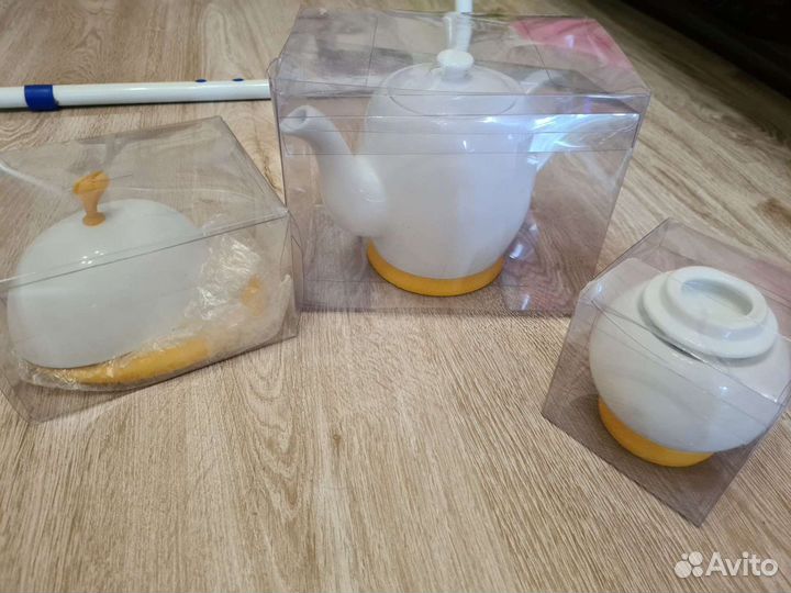 Чайник,сахарница, маслёнка, фарфор