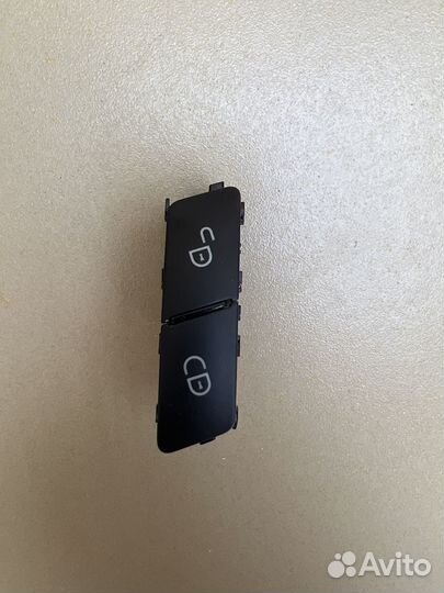 Кнопка центрального замка Mercedes E-class W212