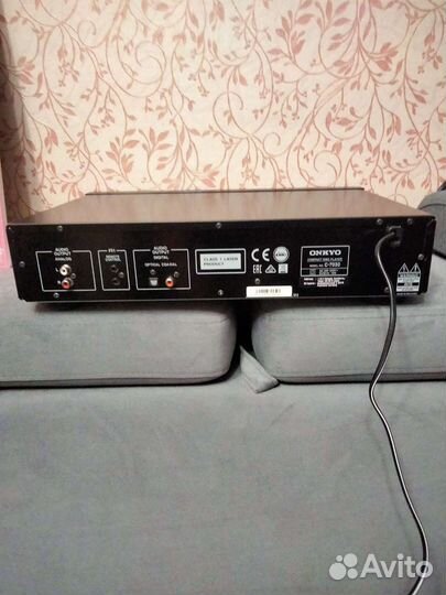 Продаю новый CD проигрыватель Onkyo C-7030