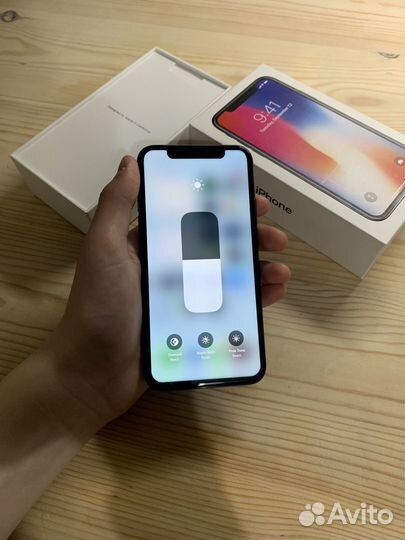 iPhone X, 64 ГБ