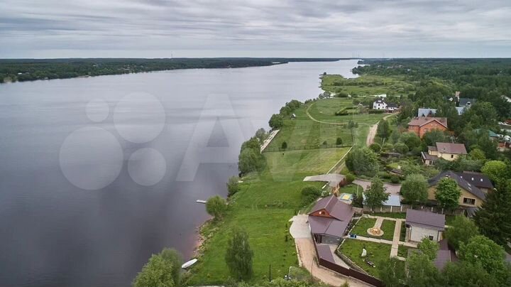 Дом 318 м² на участке 23 сот.