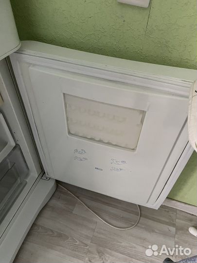 Холодильник Indesit