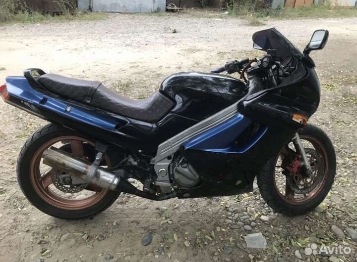 Kawasaki zzr250