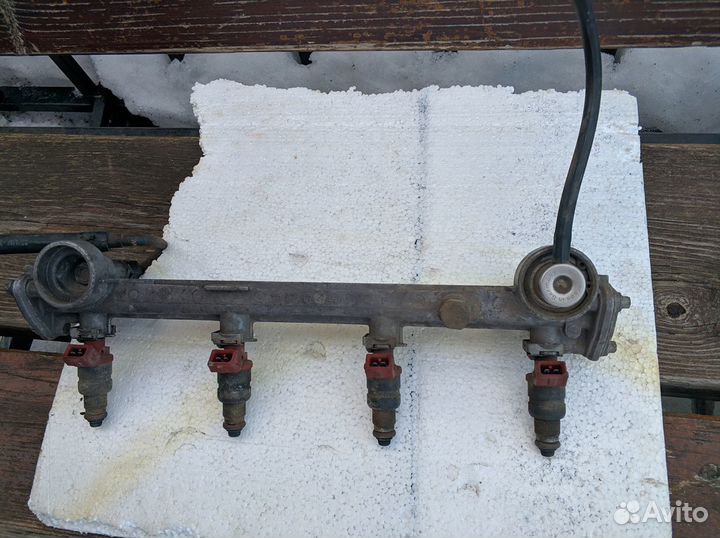 Топливная рампа с форсунками mercedes vito 638 2.3