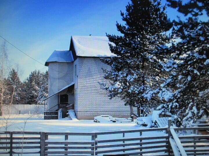 Коттедж 230 м² на участке 21 сот.