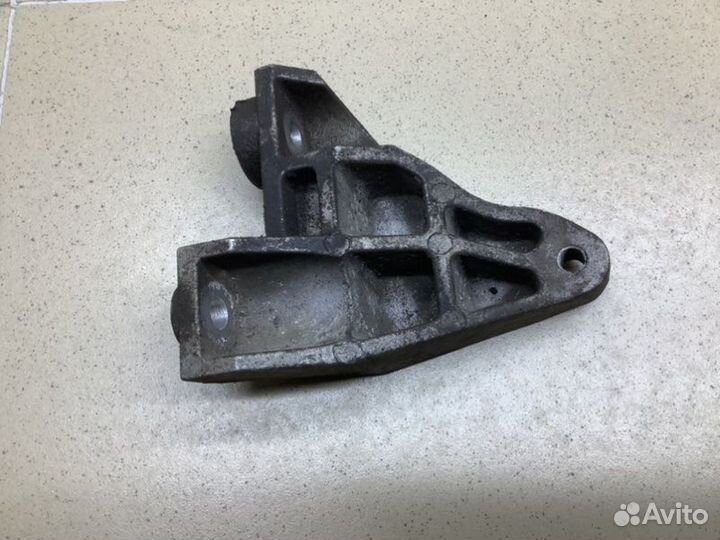 Кронштейн генератора Chevrolet Lacetti седан F16D3