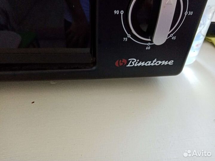 Холодильник, стол, два дивана, детская кровать