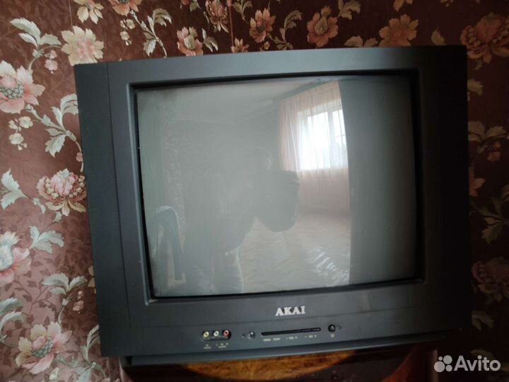 Телевизор Akai бу