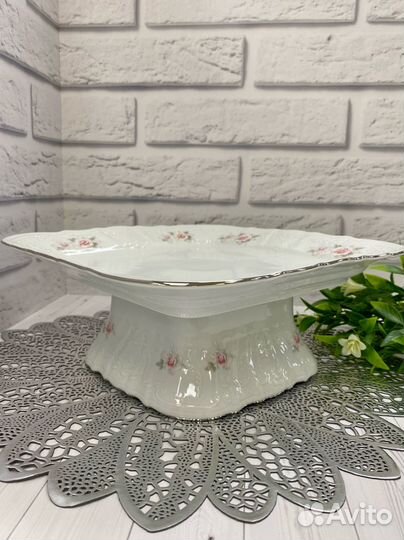 Поднос на ножке 