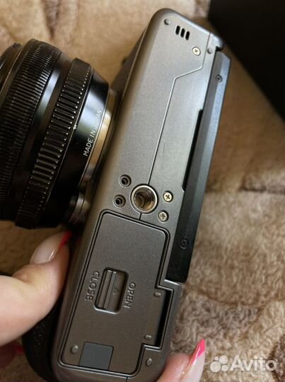 Продаю fujifilm x-t100 с объективом