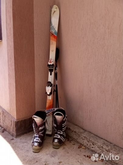 Горные лыжи с ботинками три комплекта