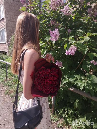 Букет из атласных роз. Ручная работа