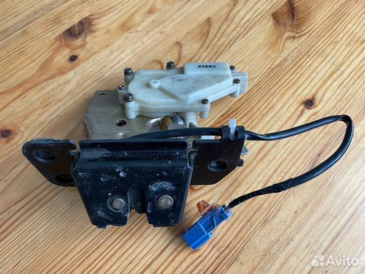 Замок крышки багажника acura MDX 2002