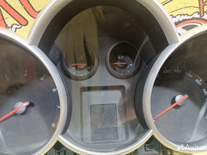 Панель приборов Chevrolet Cruze седан 1.6 2012