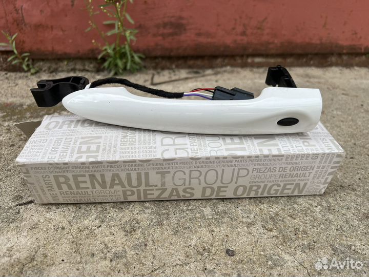 Ручка передняя левая для Renault Latitude