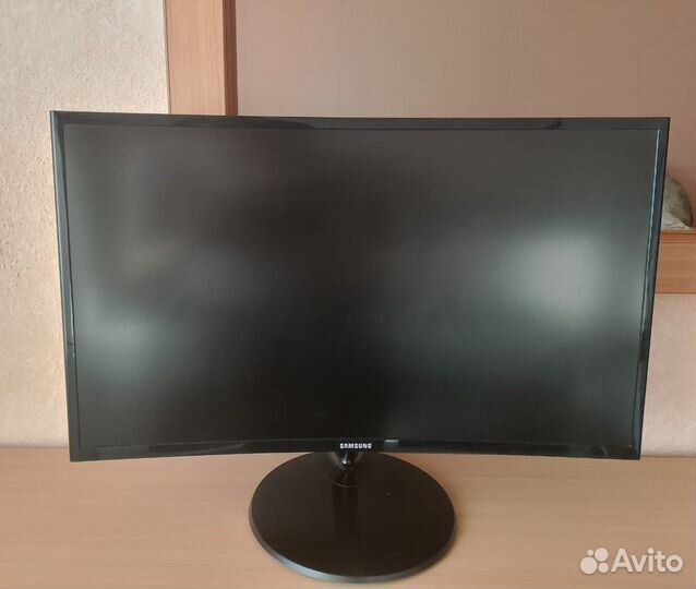 Изогнутый монитор Samsung CF39 C27F390FHI