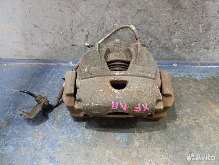 Суппорт передний левый Jaguar Xf X250