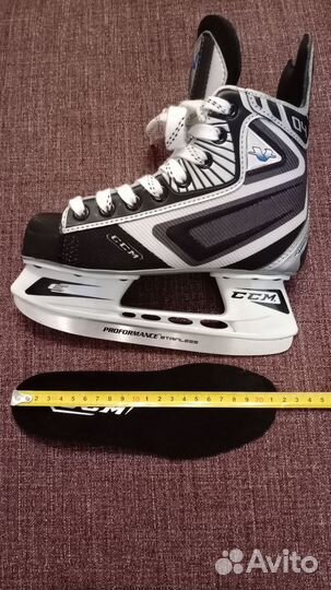 Коньки хоккейные CCM 33 размера