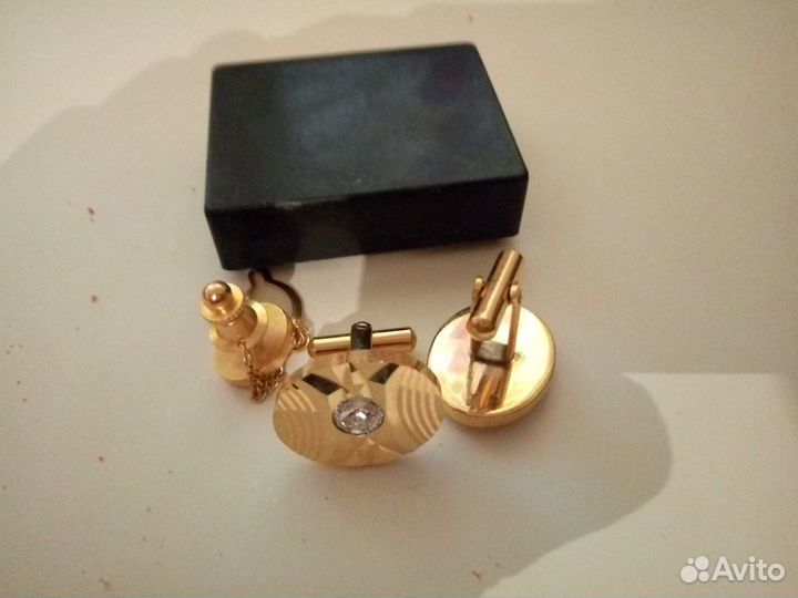 Запонки и держатель для галстука