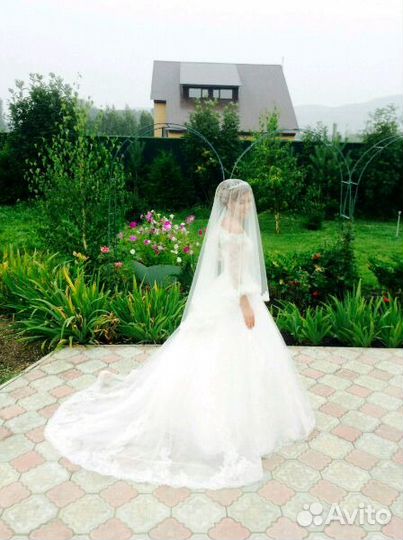 Дизайнерское платье