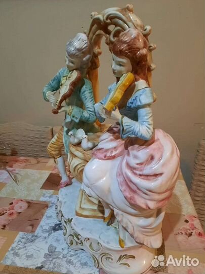 Статуэтка фарфор. Германия. антиквариат