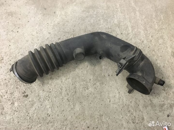 Патрубок воздушного фильтра Mercedes W210 (3956)