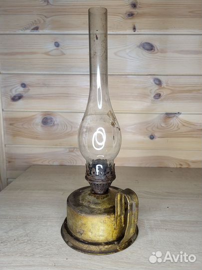 Керосиновая лампа настенная