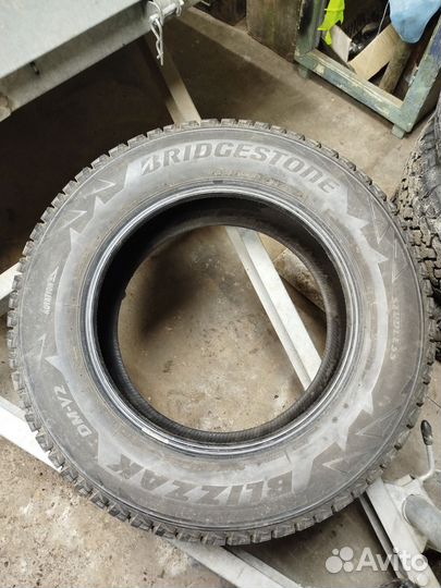 Bridgestone Blizzak DM-V2 21.5/65 R16