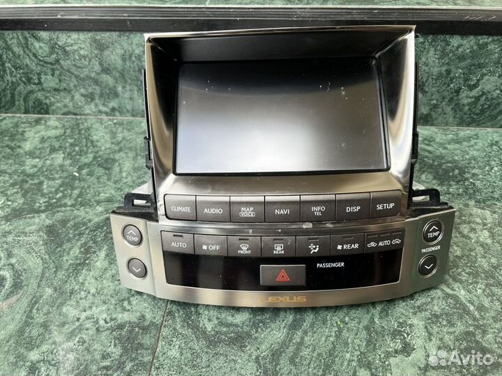 Монитор на lexus570